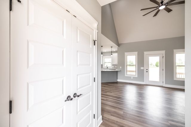 1200 Vickie Ln, Portland, TN 37148