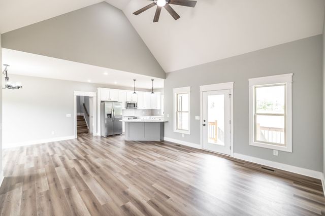 1200 Vickie Ln, Portland, TN 37148