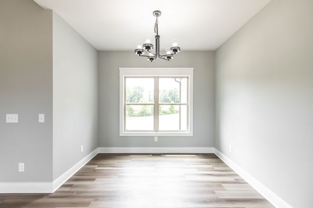 1200 Vickie Ln, Portland, TN 37148