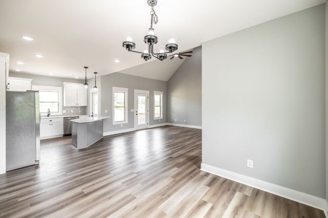 1200 Vickie Ln, Portland, TN 37148