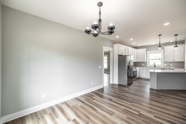 1200 Vickie Ln, Portland, TN 37148