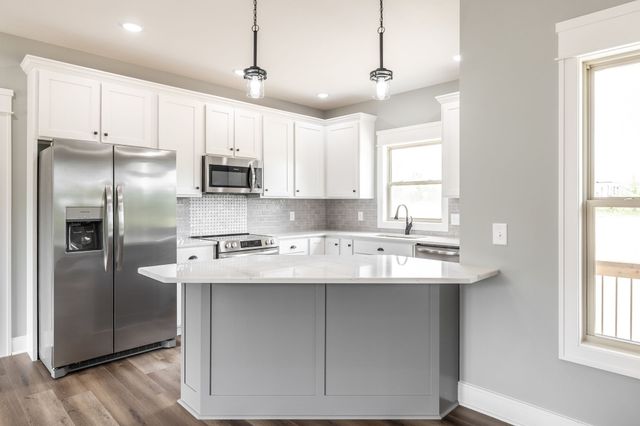 1200 Vickie Ln, Portland, TN 37148