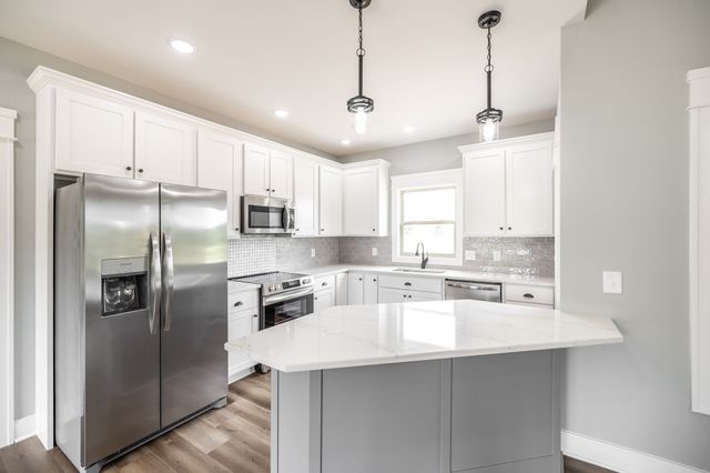 1200 Vickie Ln, Portland, TN 37148