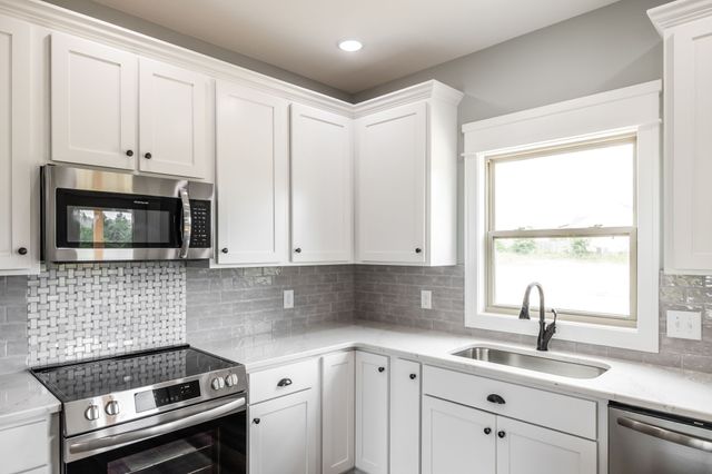 1200 Vickie Ln, Portland, TN 37148