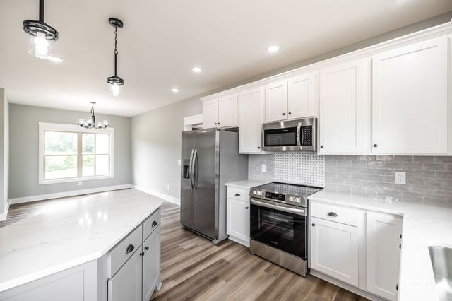 1200 Vickie Ln, Portland, TN 37148