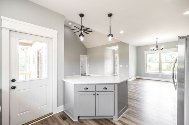 1200 Vickie Ln, Portland, TN 37148