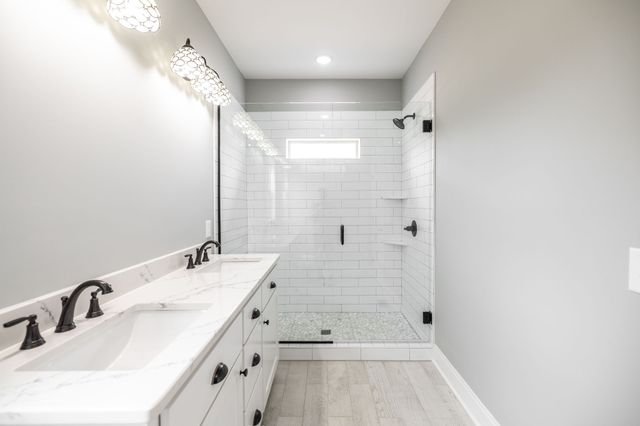 1200 Vickie Ln, Portland, TN 37148