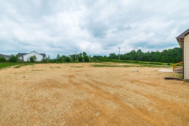 1200 Vickie Ln, Portland, TN 37148