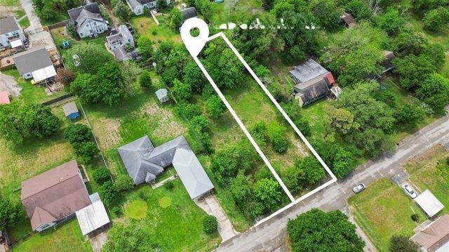 115 Cabaniss Avenue, Baytown, TX 77520