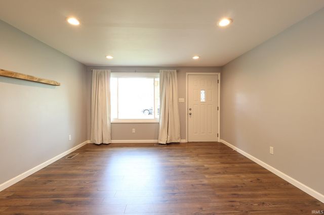 1418 Deveron Drive, New Haven, IN 46774