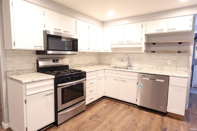 1418 Deveron Drive, New Haven, IN 46774