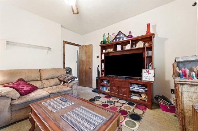 1520 Alverado Ave, Beechview, PA 15216
