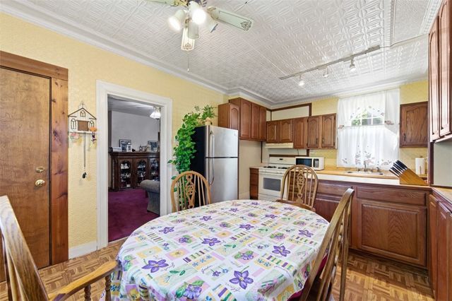 1520 Alverado Ave, Beechview, PA 15216