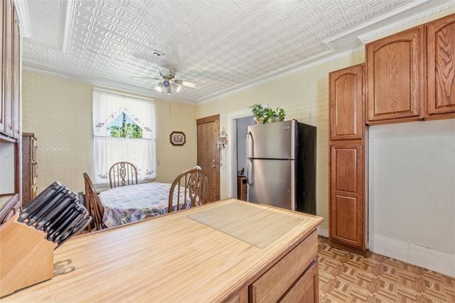 1520 Alverado Ave, Beechview, PA 15216