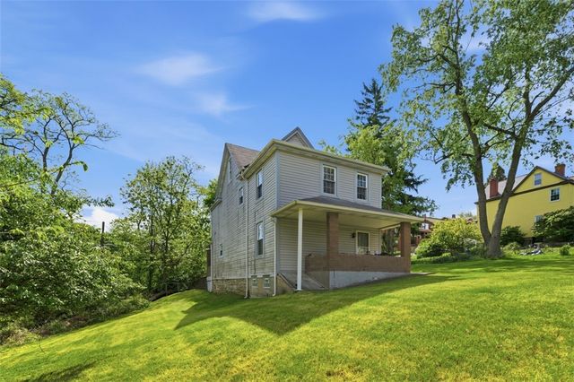 1520 Alverado Ave, Beechview, PA 15216