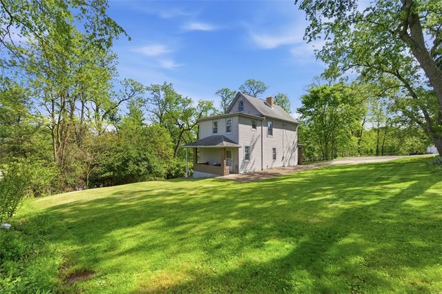 1520 Alverado Ave, Beechview, PA 15216