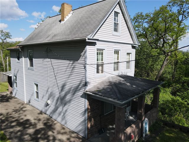 1520 Alverado Ave, Beechview, PA 15216
