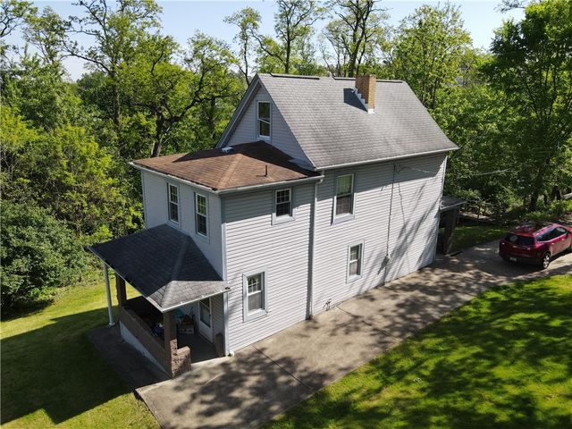 1520 Alverado Ave, Beechview, PA 15216
