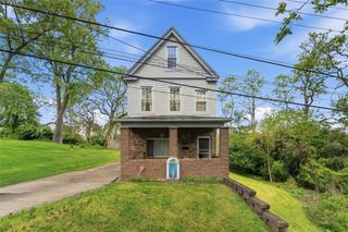 1520 Alverado Ave, Beechview, PA 15216