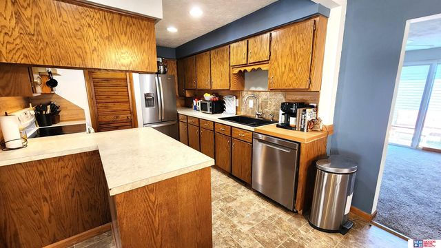 7018 Emiline Street, La Vista, NE 68128