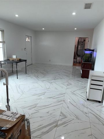 126 Sunflower Cir, Royal Palm Beach, FL 33411