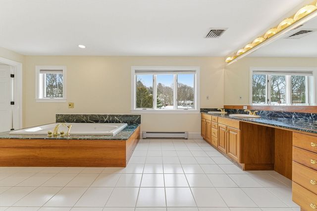 124 Deborah Rd, Newton, MA 02459