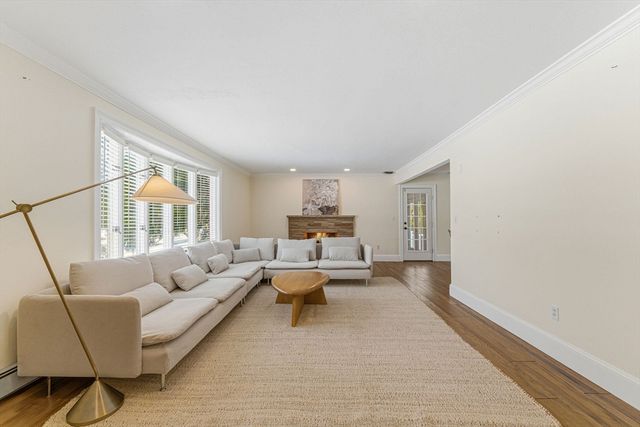 124 Deborah Rd, Newton, MA 02459