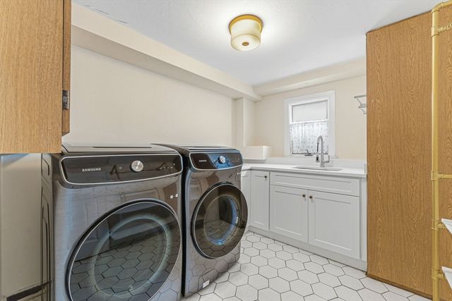 124 Deborah Rd, Newton, MA 02459