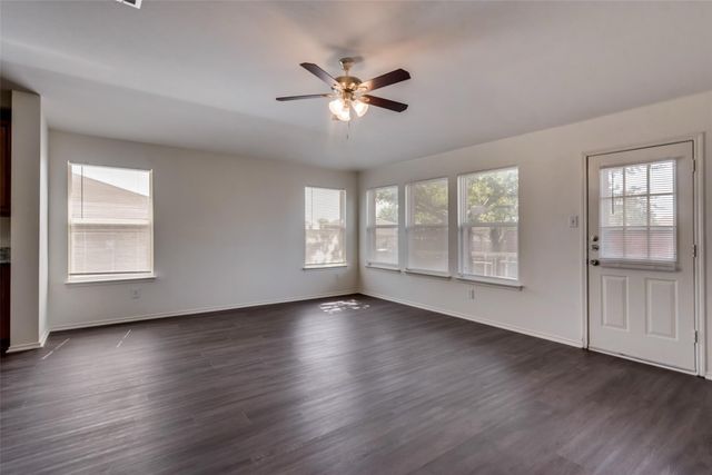 612 Snapdragon Lane, Desoto, TX 75115