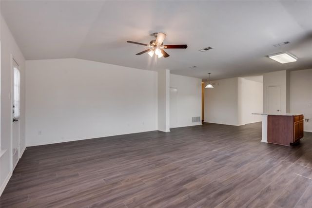 612 Snapdragon Lane, Desoto, TX 75115