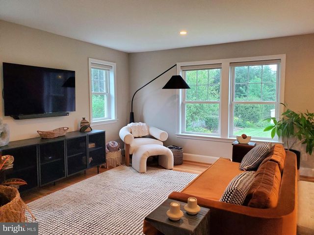 15 INDIAN SPRING DR, Silver Spring, MD 20901