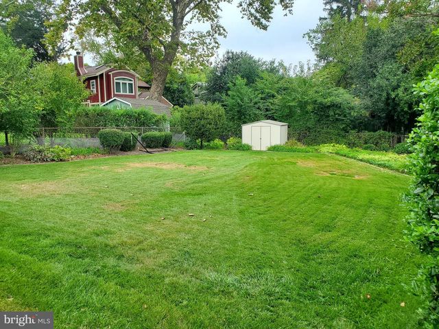 15 INDIAN SPRING DR, Silver Spring, MD 20901