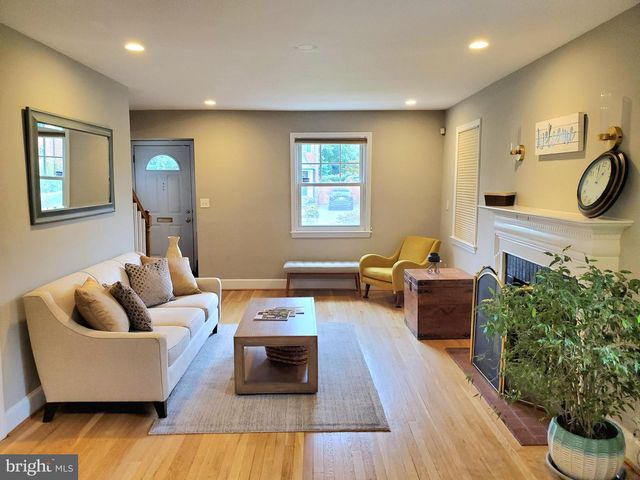 15 INDIAN SPRING DR, Silver Spring, MD 20901