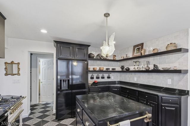 627 Highland Ave, Newark City, NJ 07104