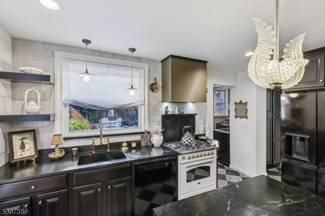 627 Highland Ave, Newark City, NJ 07104