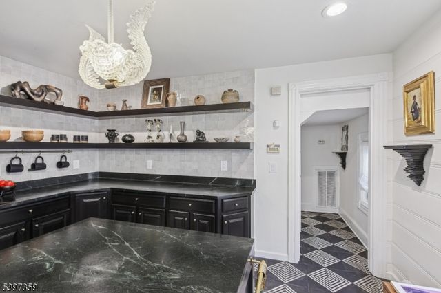 627 Highland Ave, Newark City, NJ 07104