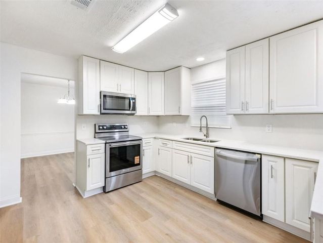 4984 Willow Overlook, Stone Mountain, GA 30088