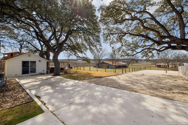 114 Wyatt, Center Point, TX 78010