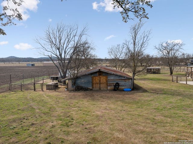 114 Wyatt, Center Point, TX 78010
