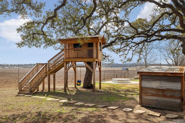 114 Wyatt, Center Point, TX 78010