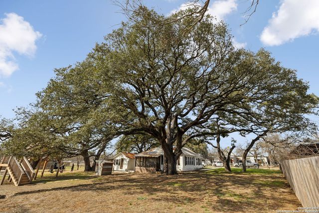 114 Wyatt, Center Point, TX 78010