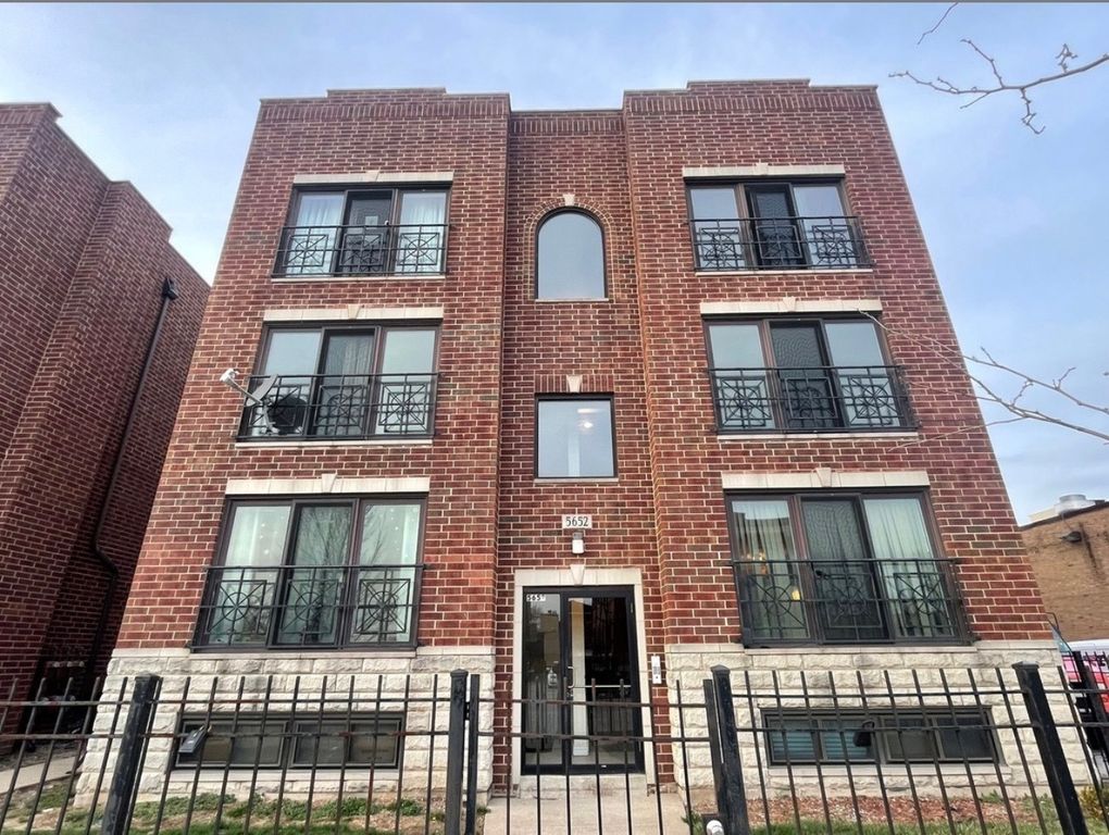 5652 W 63rd Street 2W, Chicago, IL 60638