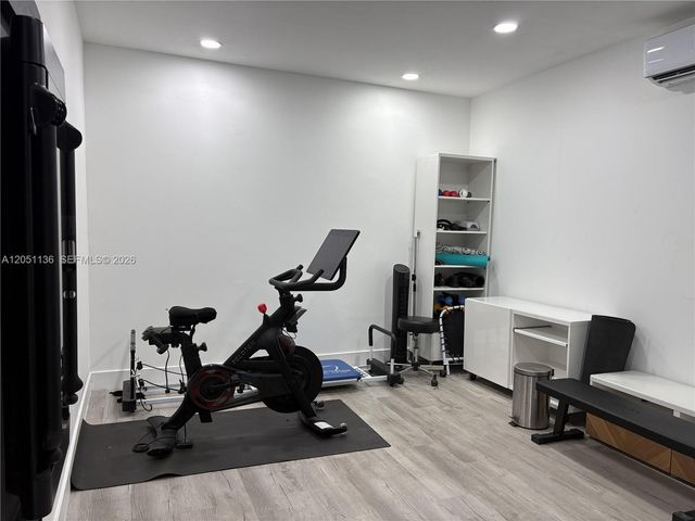 1406 Coolidge St, Hollywood, FL 33020