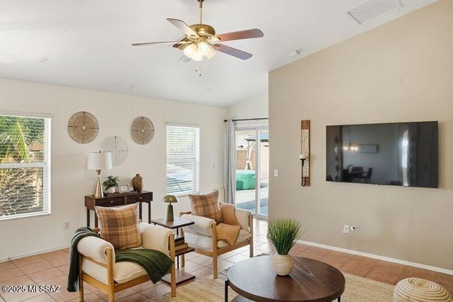 8000 W Mural Hill Drive, Tucson, AZ 85743