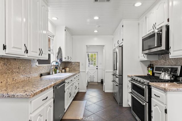 2450 Bonnie Brae, Santa Ana, CA 92706