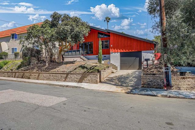 5858 Riley St, San Diego, CA 92110