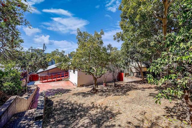 5858 Riley St, San Diego, CA 92110