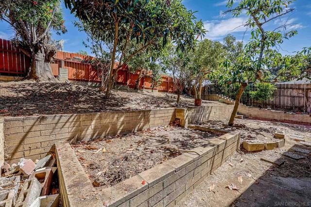 5858 Riley St, San Diego, CA 92110