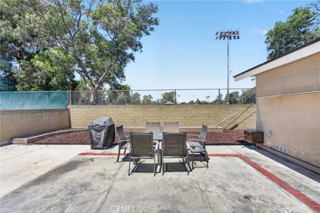 1633 E Clarion, Carson, CA 90745