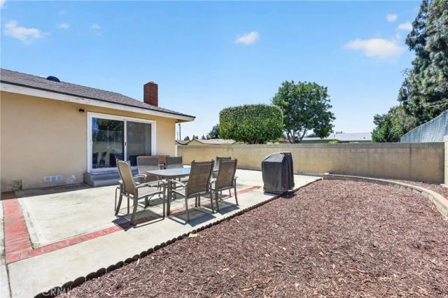 1633 E Clarion, Carson, CA 90745